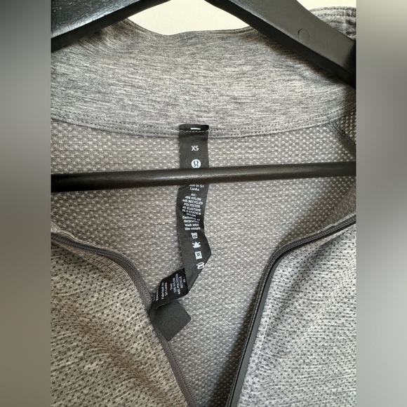 Lululemon Metal Vent Tech Half Zip - Picture 3 of 3